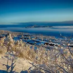 Steps From The Slopes With Stunning Views! شقة *